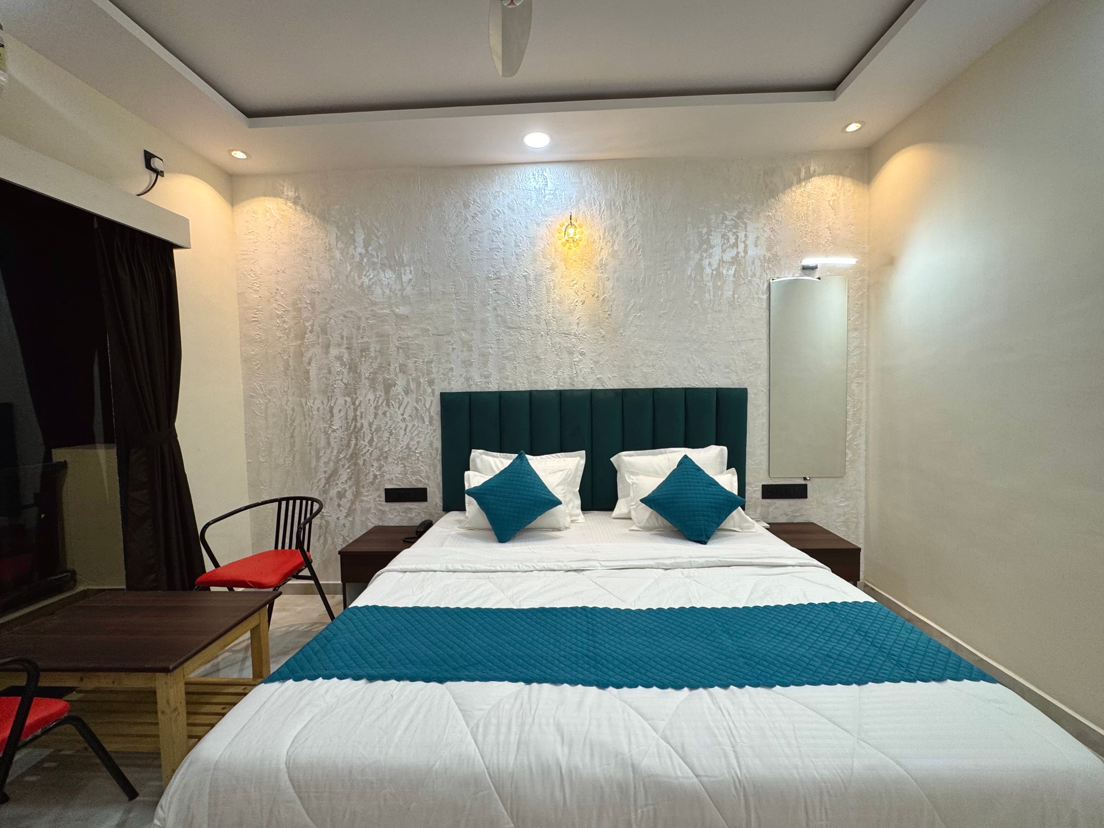 Deluxe Mountain View Room